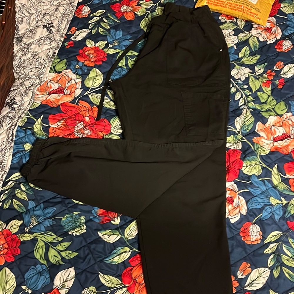 Medium black scrub pants jogger style